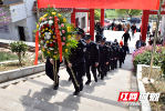 缅怀公安英烈 铸牢忠诚警魂——大祥公安开展清明祭扫活动