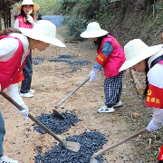 资兴回龙山瑶族乡：志愿服务一抹“巾帼红”