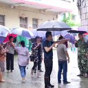 临武：突降暴雨提前转移危险区域群众