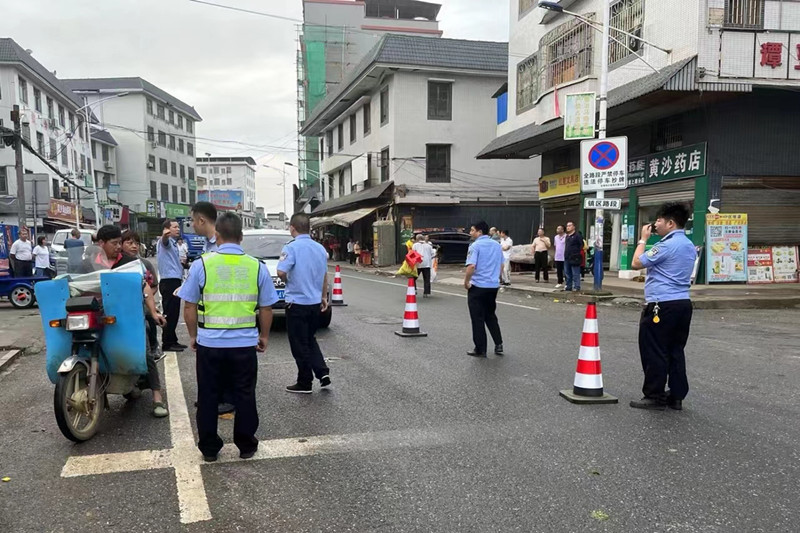 宜章县黄沙镇持续推进拆伞戴帽行动