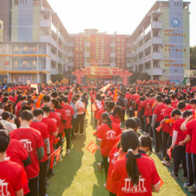 “好人”赠言，十八中学子凌壮志 跃龙门 战百日