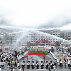 高考结束！宜章县消防救援大队为考生升起“水门”