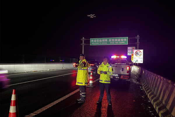 除夕归乡路  科技暖护航