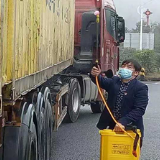 李华：27年扎根一线  农村养殖户的“贴心人”