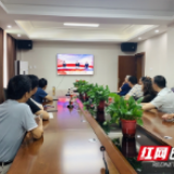 全国十三届人大三次会议开幕会引发武冈市局干部群众热议