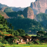 新宁:纪检干部压茬“入村护航”