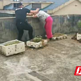 邵阳快警及时解救一名跳楼轻生妇女