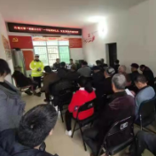 北塔交警：开展“守法规知礼让、安全文明出行”巡回宣传活动
