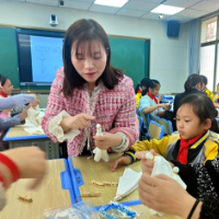 邵东市城南小学：扎染进课堂  为课后服务增“色”