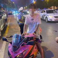 隆回交警严查飙车行为  查获非法改装摩托车7辆