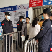 护航新冠疫苗接种，邵东公安全力保驾护航