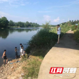 洞口思源实验学校：巡河“不放假”  安全不打折