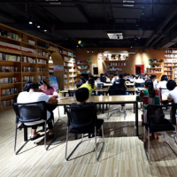邵阳：“双减”政策后，逛书店成为新风尚