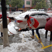 隆回新华书店：浴“雪”奋战保平安