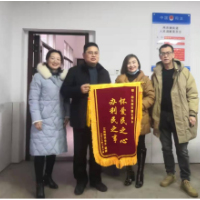 邵东：化解房产办证难 群众致谢送锦旗