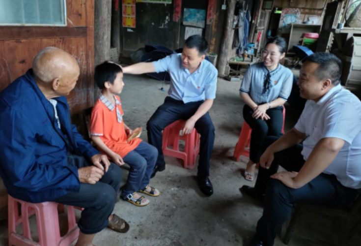 团邵阳市委：“‘青’·团团与你共成长”，希望之光照亮青春路