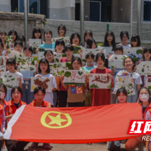 就地取材 践行美育 邵阳学院学子带领双凤乡未成年人开展美育实践活动