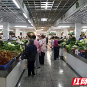 新邵：提质升级焕新颜，市场飘出文明风