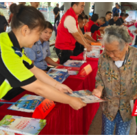 北塔交警：安全生产月开展道路交通安全宣传活动