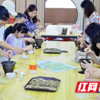 邵阳学院药学院教工党员赴天香生物科技开展主题党日活动