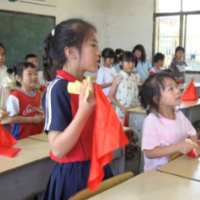 邵阳学院“三下乡”：竹板起落传经典，稚手翻飞承文脉
