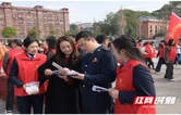 隆回税务：春风送暖学雷锋 税法宣传惠民生