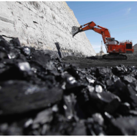 国产薄煤层采煤机打破煤炭开采纪录