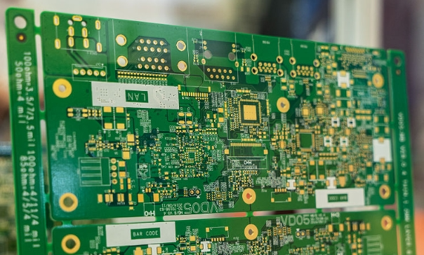 益阳PCB企业赶外贸单