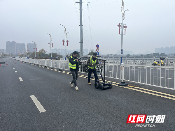 永州九孔桥三维探地雷达检测路面内部缺陷.png