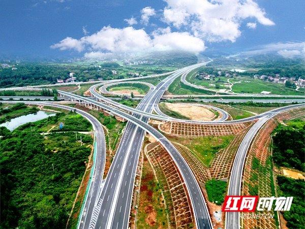 湖南建投集团“智慧交通”项目衡永高速段。.jpg