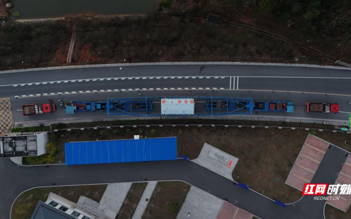 车队经衡阳市南三环即将到达雨母山收费站.png 车队经衡阳市南三环即将到达雨母山收费站.png