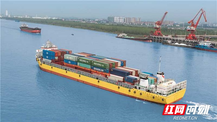 图8 :2021年湘水运27轮首航.jpg 图8 :2021年湘水运27轮首航.jpg