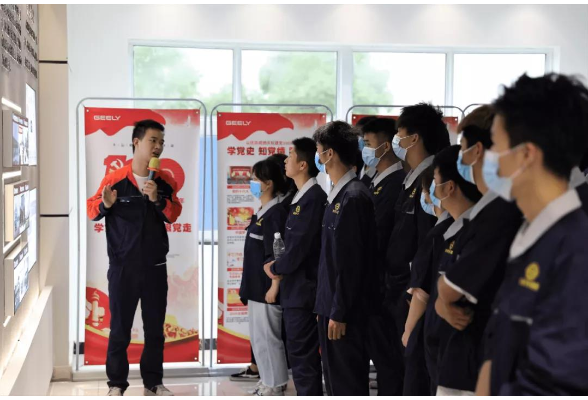 吉利职院学子赴企业开展职业技能体验