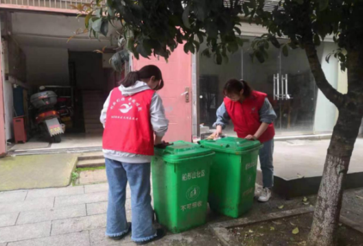 九华街道船形山社区：心连心志愿活动彰显学习雷锋好风貌