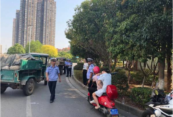 【整治交通顽瘴痼疾】经开区开展拖拉机道路交通安全联合执法行动