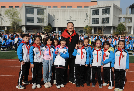 九华和平科大小学：永远跟党走   做新时代的好少年
