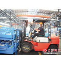 生产不松劲 生活供应足