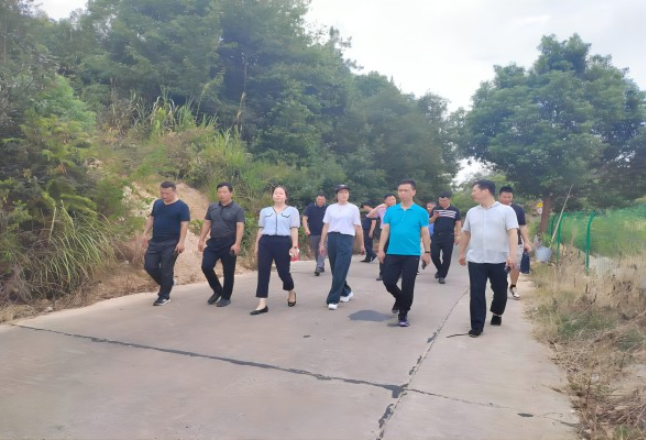 【守护绿水青山】湘潭市级林长丁诚到湘潭经开区开展巡林工作