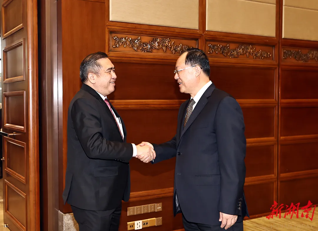 Governor Mao meets with Malaysian Minister of Transport