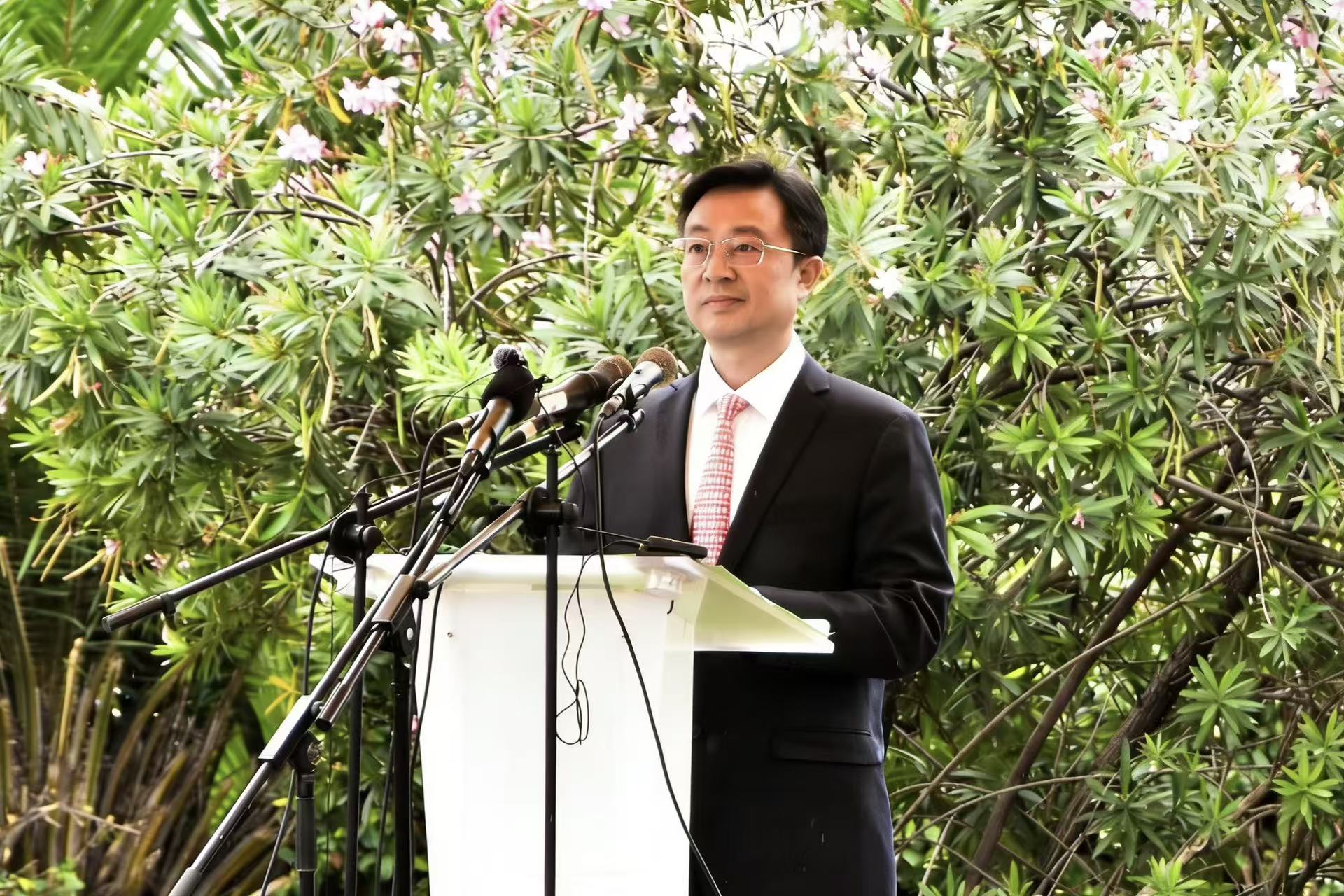 0de1aa5998200a717499b2fee4d848a5.jpg 0de1aa5998200a717499b2fee4d848a5.jpg