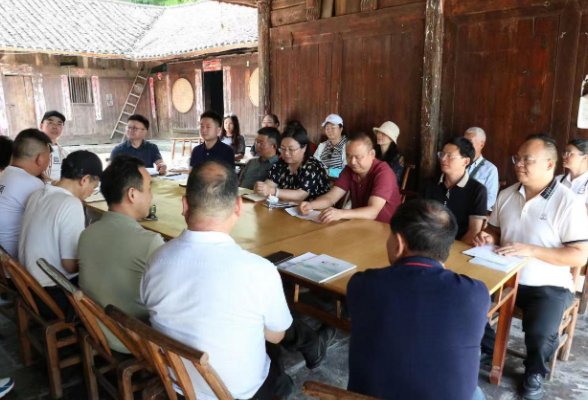 张家界市永定区侨界侨商代表联络联谊暨“我为家乡招商献良策”活动举行