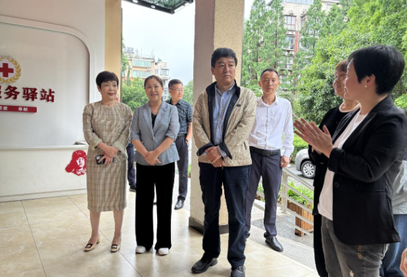 中国侨联权益保障部副部长贾德成一行到湘潭调研