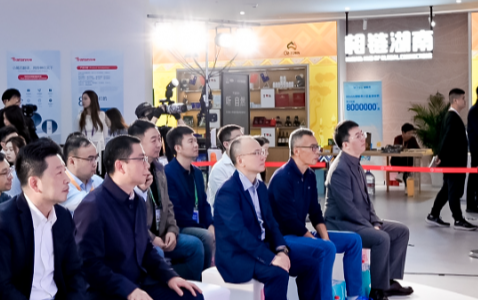 进博湘见丨语音清晰度提升85% 新一代骨传导助听器亮相进博会