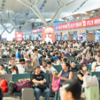 长沙南站暑运避暑游火爆 超16万人次乘高铁“清凉游”