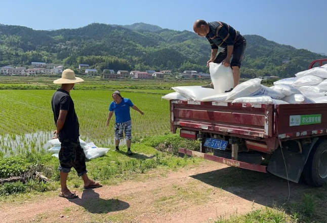 岳阳平江：穿梭山乡的“流动供销”，打通为农服务“最后一公里”