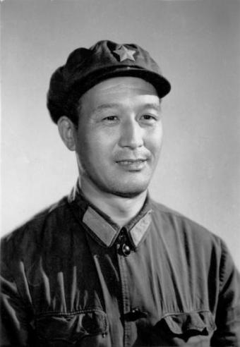 余新元.png