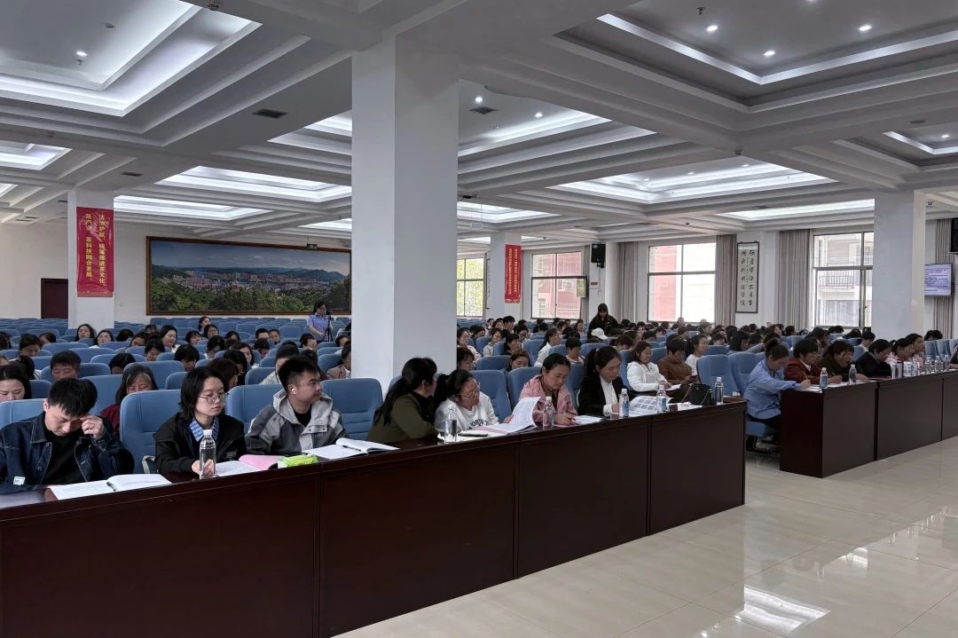 安化县举办2025年“巾帼普法乡村行”暨“巾帼法律明白人”培训班5.jpg