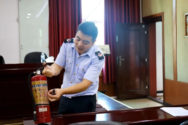 冷水江市人民检察院组织消防安全知识培训2.jpg