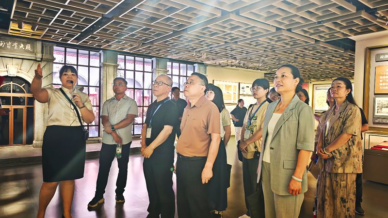 现场教学（民主党派历史陈列馆）_副本1.jpg