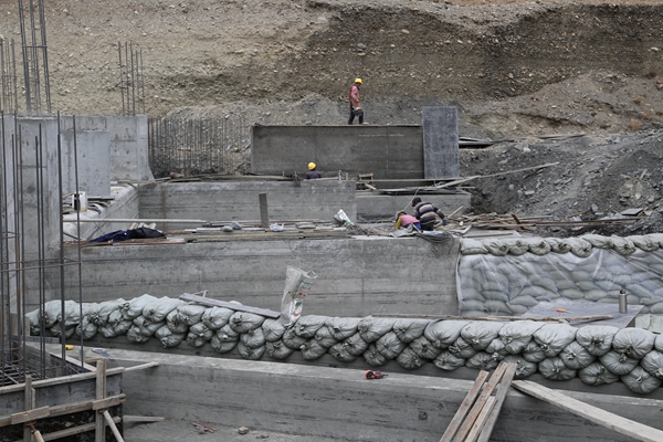 图为翁果塘水库修建现场_副本.jpg